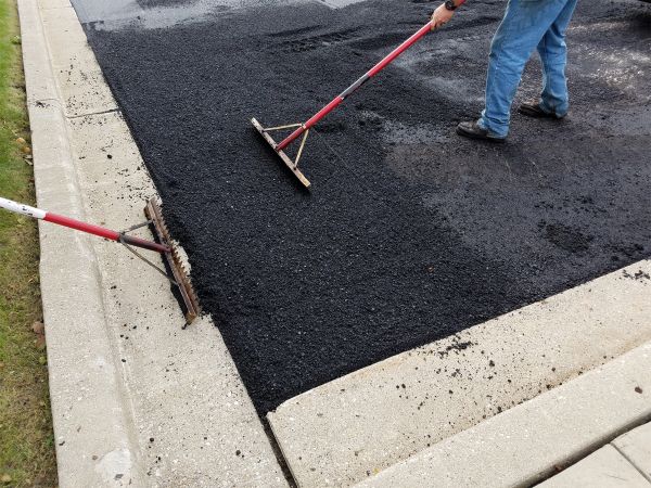 Asphalt Driveway Service in Spring